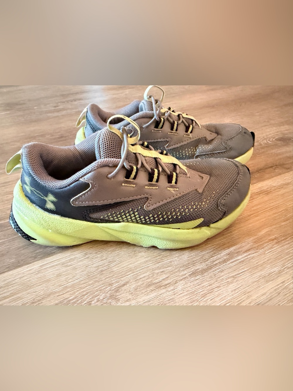 Under Armour Scramjet 6 Running Shoes in  Grey and Neon Green - Size 13c